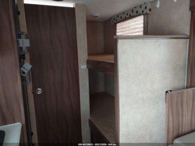 Coachmen Clipper 2019 5ZT2CWFC7KJ120748 Image 14