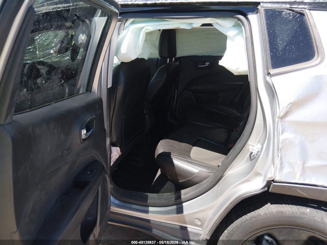 3C4NJCBB7LT257425 Jeep Compass Altitude Fwd