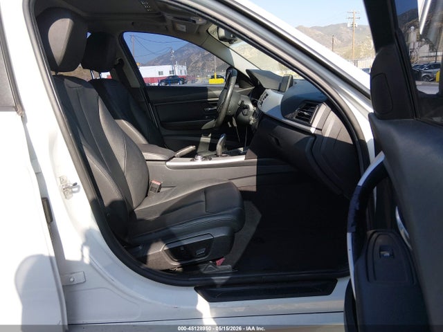 2013 Bmw 328i მანქანა იყიდება აუქციონზე, vin: WBA3A5C52DF603725, აუქციონის ნომერი: 45128950