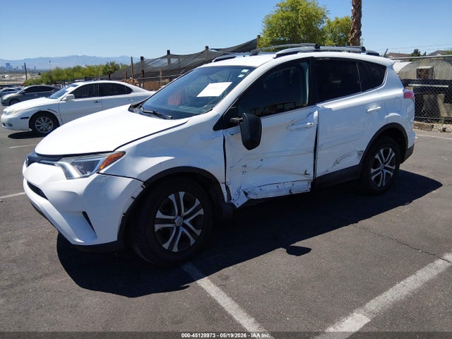 Toyota RAV4 LE 2016 2T3BFREV8GW538547 Image 2