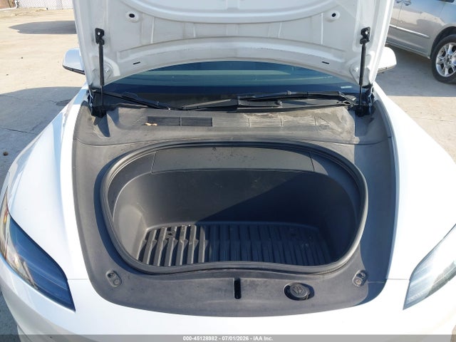 Продажа на аукционе авто 2024 Tesla Model 3 Long Range Dual Motor All-wheel Drive, vin: 5YJ3E1EB7RF746281, номер лота: 45128982