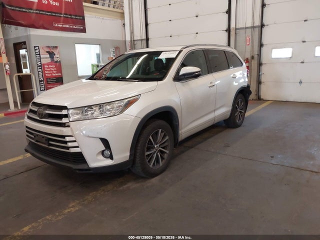 Toyota Highlander Xle 2018 5TDJZRFH6JS846742 Image 2