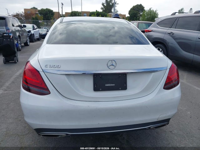 W1KWF8DBXMR639464 Mercedes-Benz C 300 Sedan