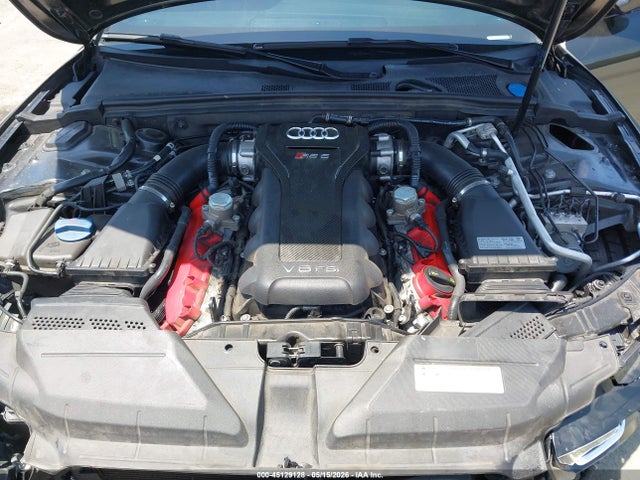 45129128 :رقم المزاد ، WUAC6AFR2FA900458 vin ، 2015 Audi Rs 5 4.2 مزاد بيع