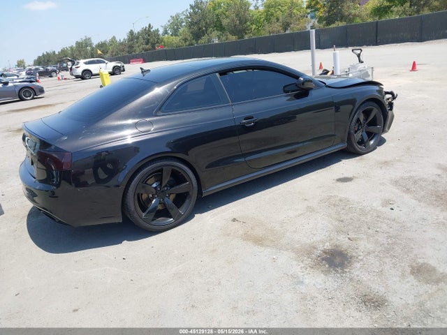 45129128 :رقم المزاد ، WUAC6AFR2FA900458 vin ، 2015 Audi Rs 5 4.2 مزاد بيع