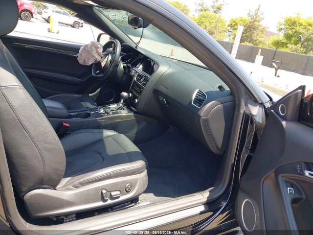 45129128 :رقم المزاد ، WUAC6AFR2FA900458 vin ، 2015 Audi Rs 5 4.2 مزاد بيع