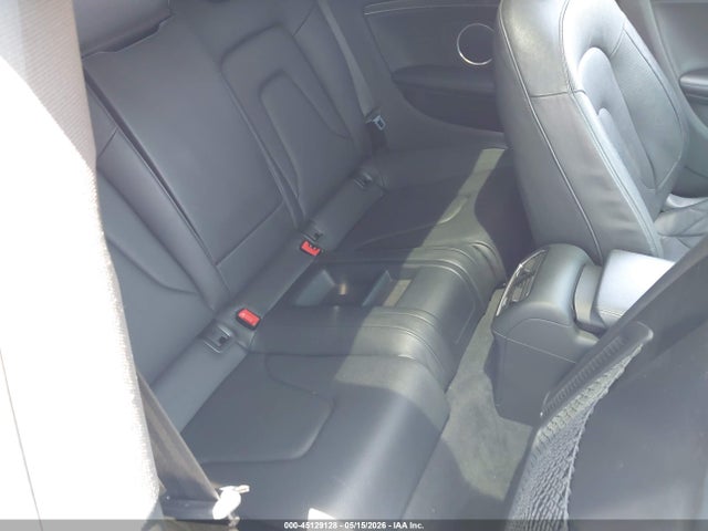 45129128 :رقم المزاد ، WUAC6AFR2FA900458 vin ، 2015 Audi Rs 5 4.2 مزاد بيع