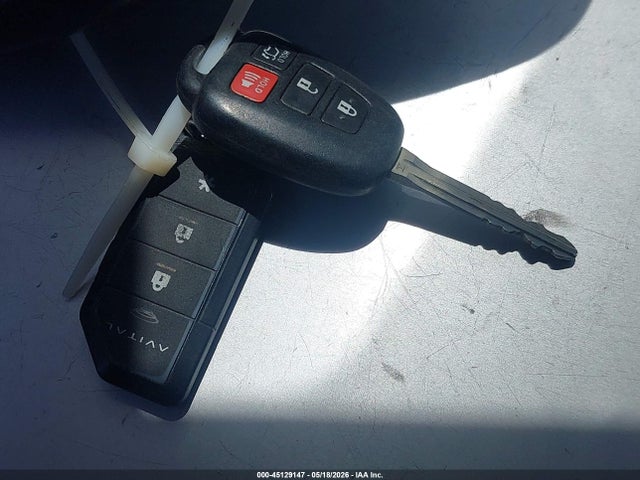 JTMWFREVXGJ073821 Toyota Rav4 Xle
