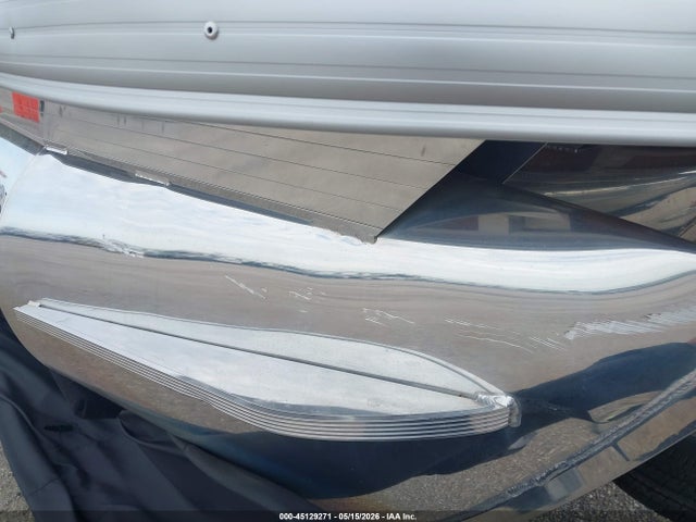 Suntracker Ph30 Pontoon Boat 2023 BUJ81744F223 Image 6