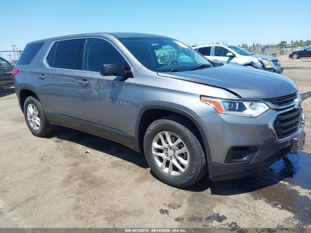 Chevrolet Traverse Ls 2018 1GNERFKW8JJ208873 Image 1