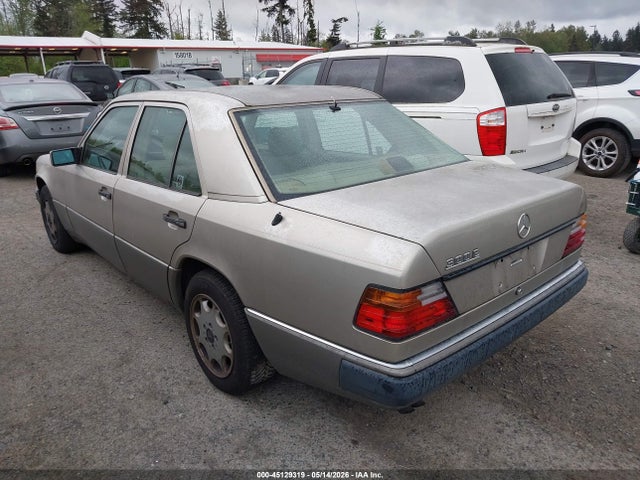 Продажа на аукционе авто 1992 Mercedes-benz 300 E, vin: WDBEA30D4NB588017, номер лота: 45129319