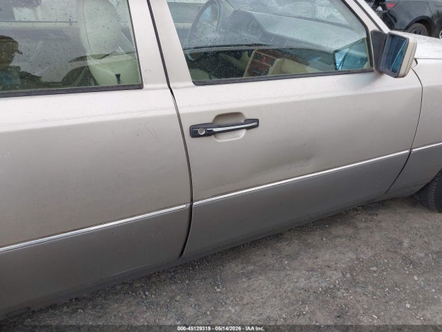 Продажа на аукционе авто 1992 Mercedes-benz 300 E, vin: WDBEA30D4NB588017, номер лота: 45129319