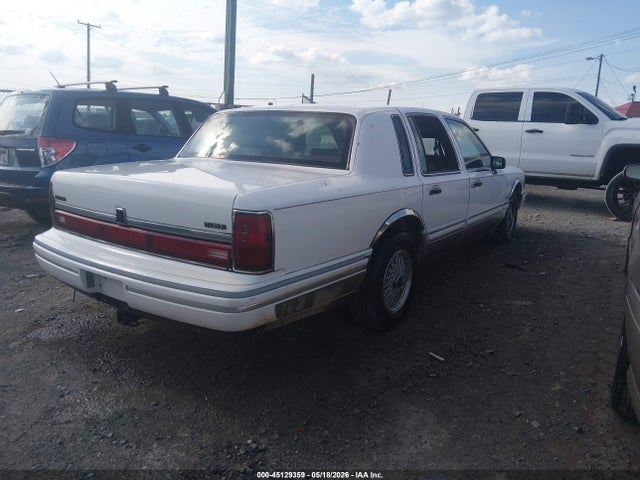 Продажа на аукционе авто 1994 Lincoln Town Car Signature/tournament, vin: 1LNLM82W3RY718394, номер лота: 45129359
