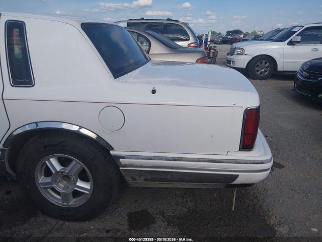 Продажа на аукционе авто 1994 Lincoln Town Car Signature/tournament, vin: 1LNLM82W3RY718394, номер лота: 45129359