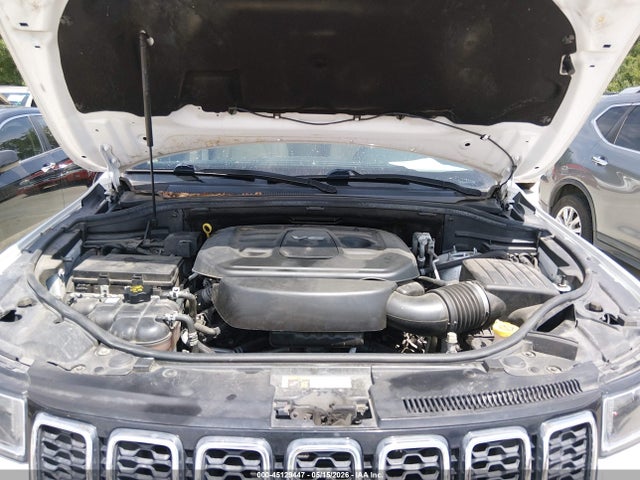 1C4RJFAG8JC334795 Jeep Grand Cherokee Laredo E 4x4
