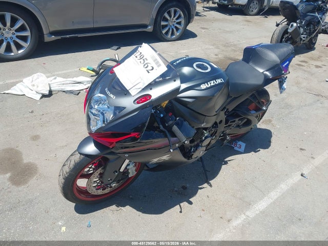 Suzuki GSX-R750 2026 JS1GR7MA5T7101637 Image 2