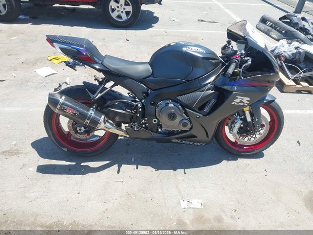 Suzuki GSX-R750 2026 JS1GR7MA5T7101637 Image 12