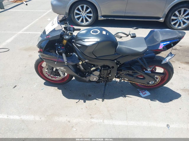 Suzuki GSX-R750 2026 JS1GR7MA5T7101637 Image 13