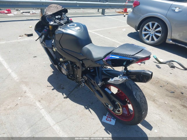 Suzuki GSX-R750 2026 JS1GR7MA5T7101637 Image 3