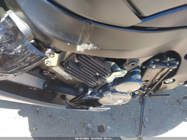Suzuki GSX-R750 2026 JS1GR7MA5T7101637 Image 9