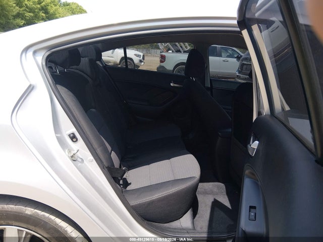 45129615 :رقم المزاد ، 3KPFL4A78JE200461 vin ، 2018 Kia Forte Lx مزاد بيع