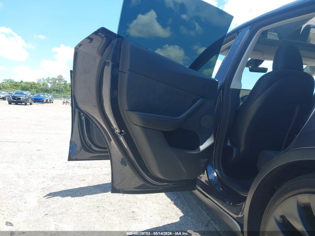 Продаж на аукціоні авто 2025 Tesla Model Y Performance Dual Motor All-wheel Drive, vin: 7SAYGDEF6SA341944, номер лоту: 45129753