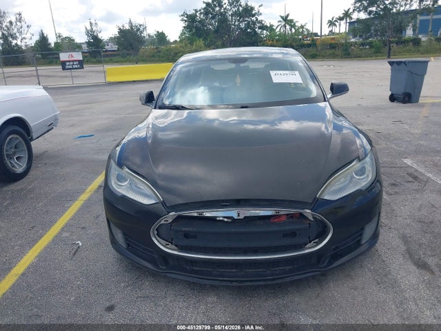 2013 Tesla Model S მანქანა იყიდება აუქციონზე, vin: 5YJSA1AC7DFP10279, აუქციონის ნომერი: 45129799