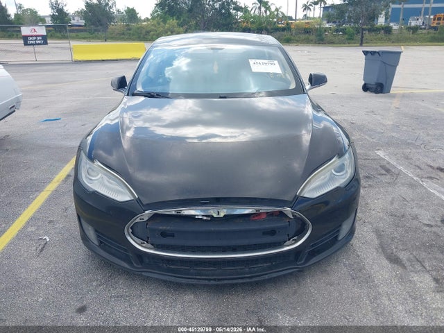 2013 Tesla Model S მანქანა იყიდება აუქციონზე, vin: 5YJSA1AC7DFP10279, აუქციონის ნომერი: 45129799
