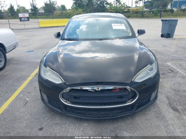 2013 Tesla Model S მანქანა იყიდება აუქციონზე, vin: 5YJSA1AC7DFP10279, აუქციონის ნომერი: 45129799