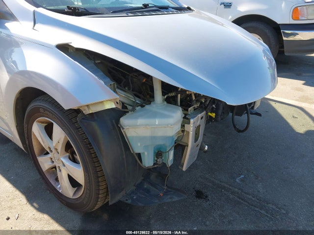 Продажа на аукционе авто 2013 Hyundai Elantra Gls, vin: 5NPDH4AE3DH320109, номер лота: 45129822