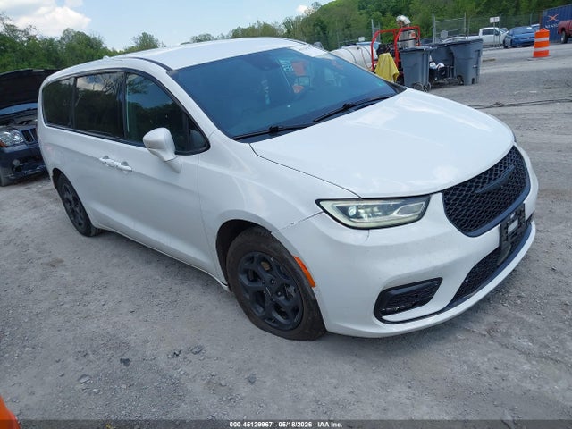 2022 Chrysler Pacifica Hybrid Touring L მანქანა იყიდება აუქციონზე, vin: 2C4RC1L7XNR173518, აუქციონის ნომერი: 45129967