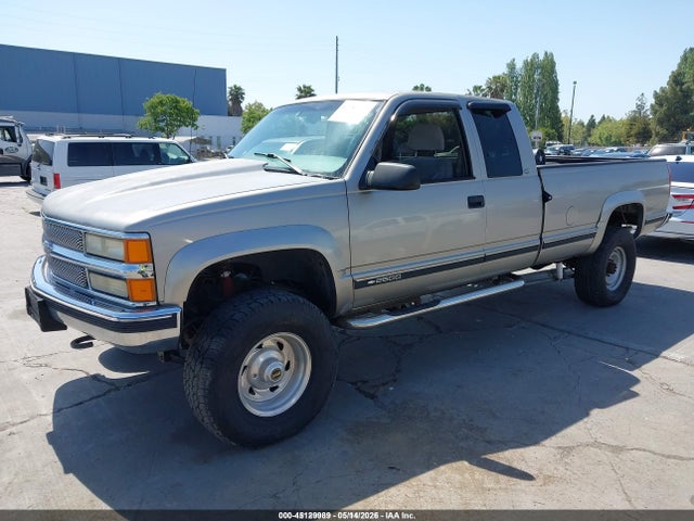 Auction sale of the 1998 Chevrolet K2500 Fleetside, vin: 1GCGK29JXWE256318, lot number: 45129989