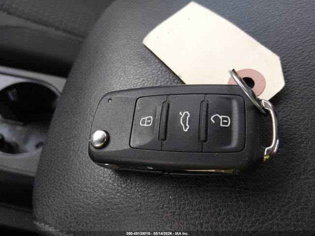 2015 Volkswagen Jetta 1.8t Se მანქანა იყიდება აუქციონზე, vin: 3VWD17AJ6FM231891, აუქციონის ნომერი: 45130016