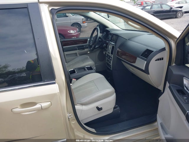 45130161 :رقم المزاد ، 2A4RR8D18AR442234 vin ، 2010 Chrysler Town & Country Touring Plus مزاد بيع