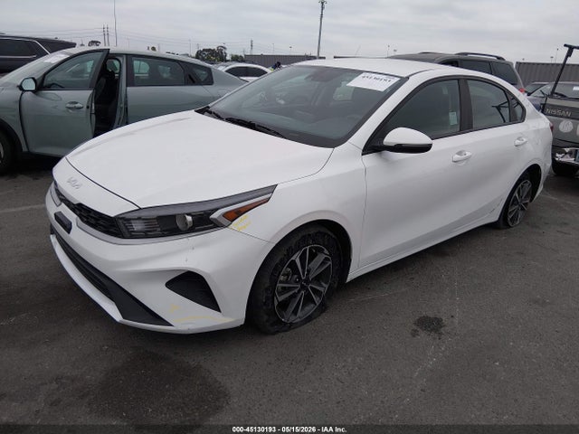 KIA Forte Lxs 2023 3KPF24AD5PE609986 Image 2