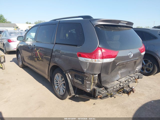 2012 Toyota Sienna Xle V6 8 Passenger მანქანა იყიდება აუქციონზე, vin: 5TDYK3DC3CS210564, აუქციონის ნომერი: 45130291