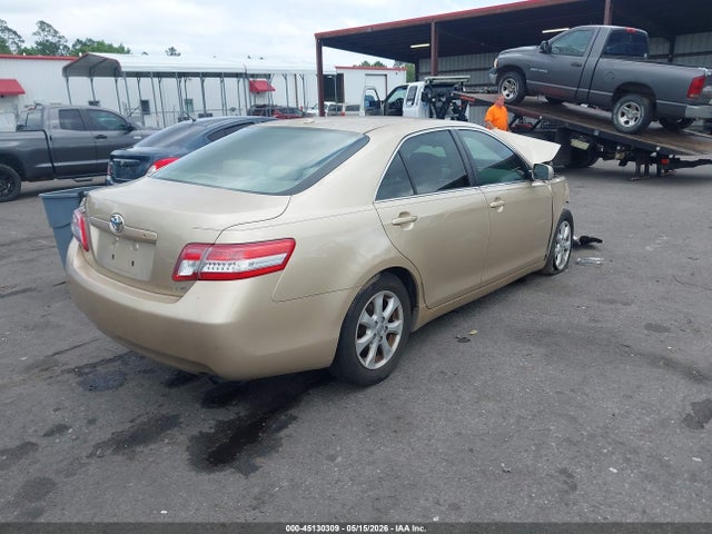 45130309 :رقم المزاد ، 4T1BF3EK7BU608205 vin ، 2011 Toyota Camry Le مزاد بيع