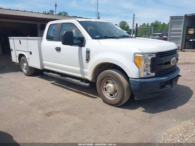 2017 1FD7X2A61HEE07425 main image