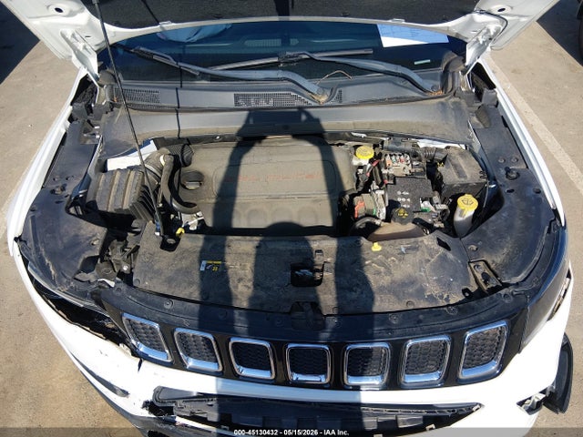 3C4NJCBB6JT102202 Jeep Compass Latitude Fwd