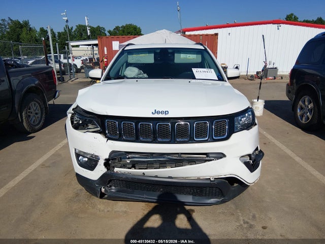 3C4NJCBB6JT102202 Jeep Compass Latitude Fwd