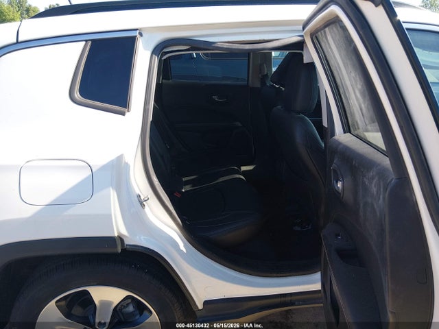 3C4NJCBB6JT102202 Jeep Compass Latitude Fwd