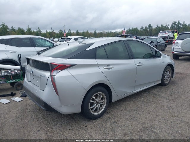 Toyota Prius Two 2018 JTDKBRFUXJ3059462 Image 4