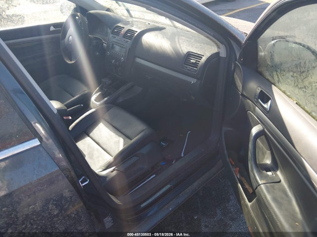 45130503 :رقم المزاد ، 3VWSF71K66M621374 vin ، 2006 Volkswagen Jetta 2.5 مزاد بيع