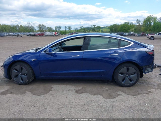 45130559 :رقم المزاد ، 5YJ3E1EB3KF497628 vin ، 2019 Tesla Model 3 Long Range/performance مزاد بيع