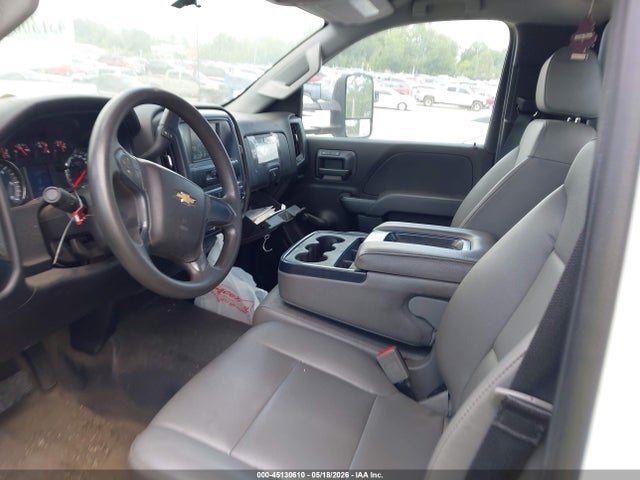 1GB3CYCG7JF105827 Chevrolet Silverado 3500hd Chassis Wt