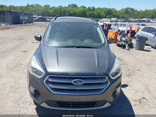 Продажа на аукционе авто 2017 Ford Escape Se, vin: 1FMCU0GD5HUB36263, номер лота: 45130752