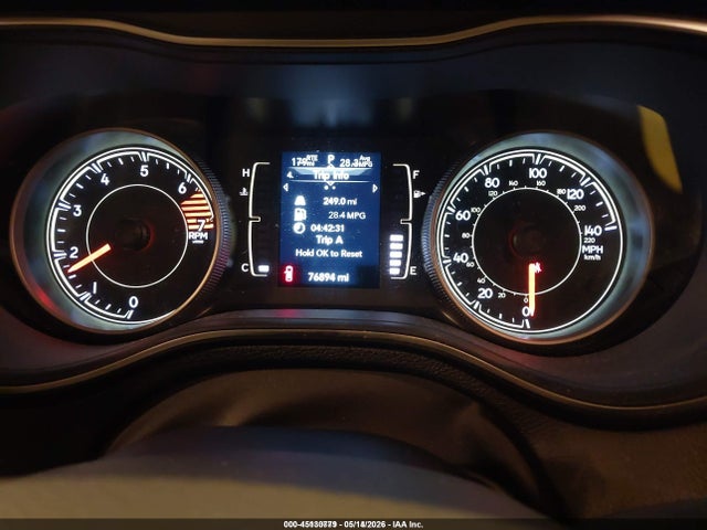 45130779 :رقم المزاد ، 1C4PJMCB0KD429943 vin ، 2019 Jeep Cherokee Latitude 4x4 مزاد بيع