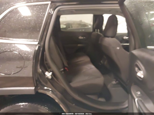 45130779 :رقم المزاد ، 1C4PJMCB0KD429943 vin ، 2019 Jeep Cherokee Latitude 4x4 مزاد بيع