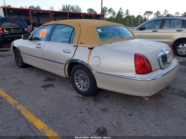 Aukcja sprzedaży 2000 Lincoln Town Car Cartier, vin: 1LNHM83W6YY916342, numer aukcji: 45130855