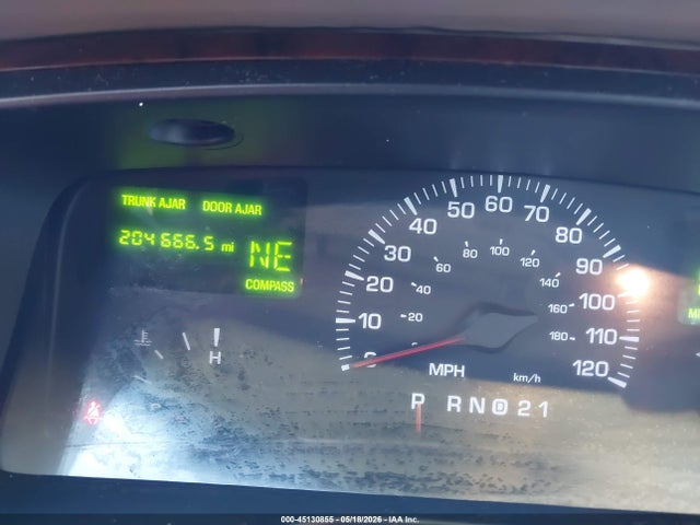 Aukcja sprzedaży 2000 Lincoln Town Car Cartier, vin: 1LNHM83W6YY916342, numer aukcji: 45130855